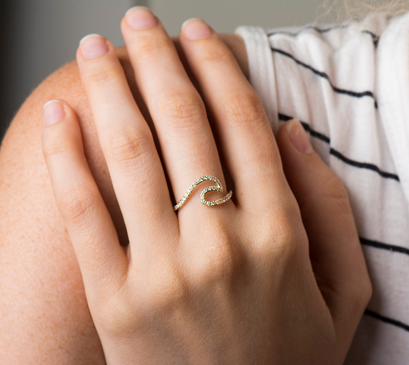 Wave Diamonds Ring