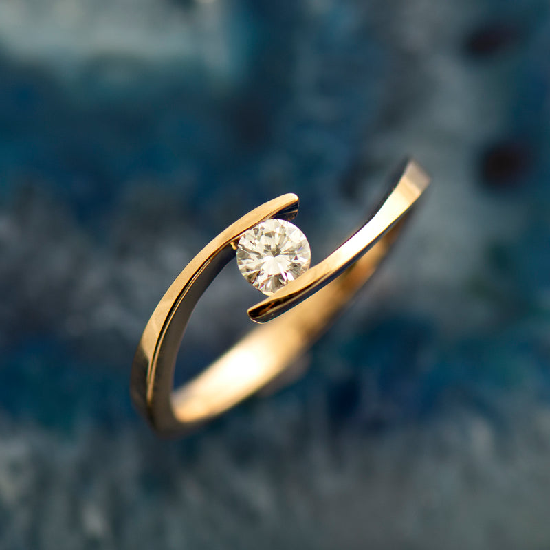 Is a One Carat Diamond Right for a UK Engagement Ring? – All Diamond