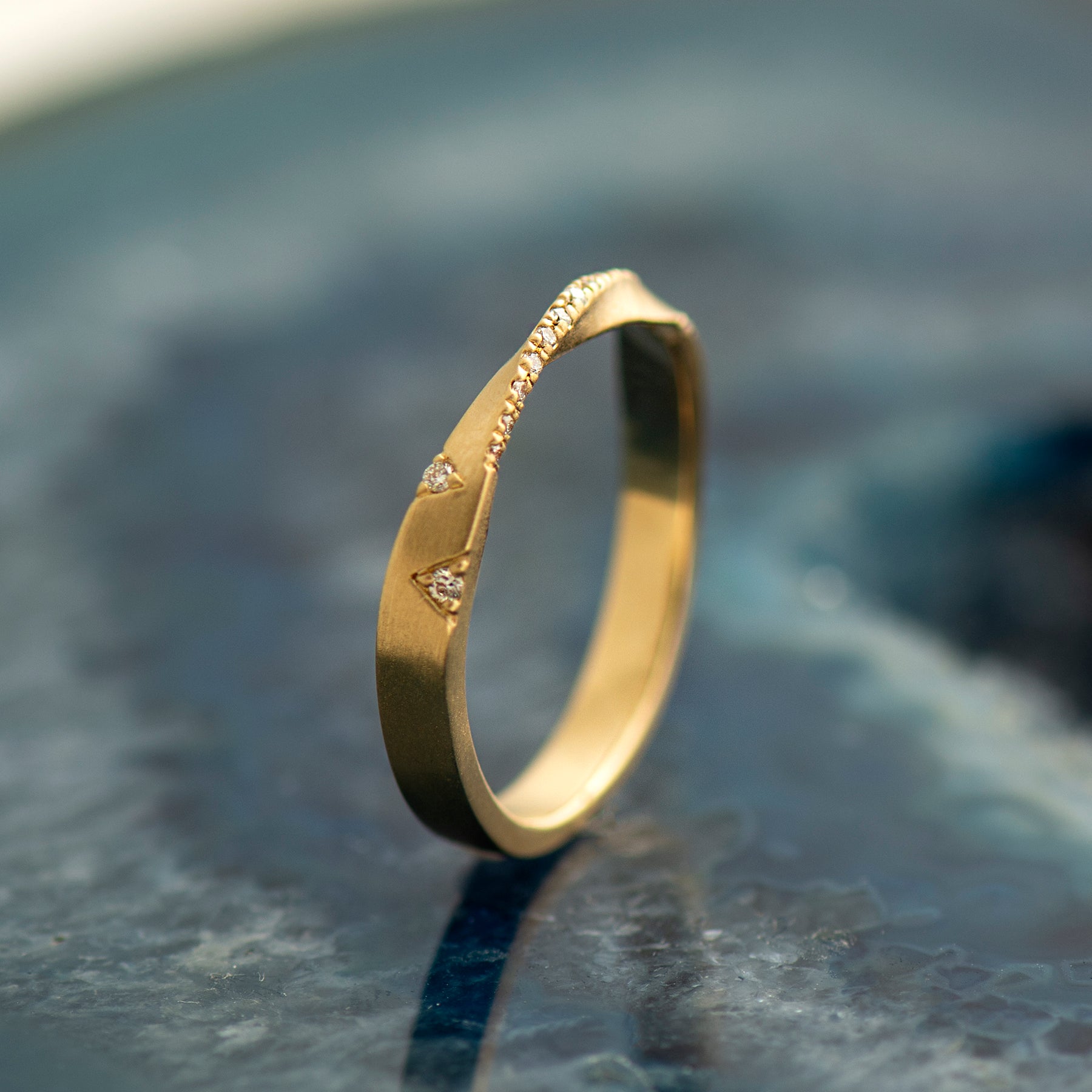 Mobius Diamonds Wedding Ring