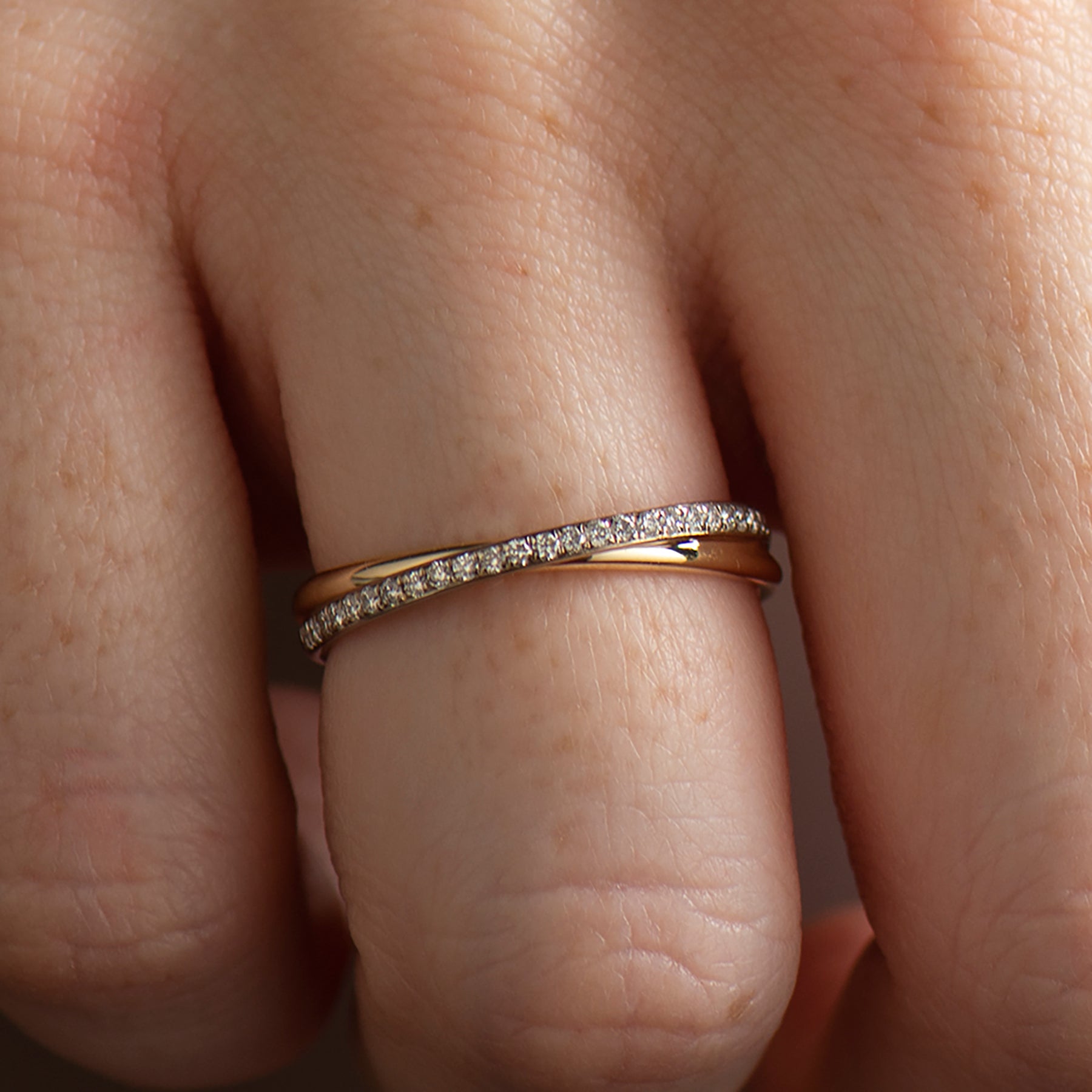 Two Tone Interlocking Diamonds Ring