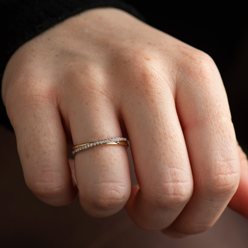 Two Tone Interlocking Diamonds Ring