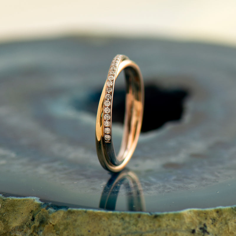 Two Tone Interlocking Diamonds Ring