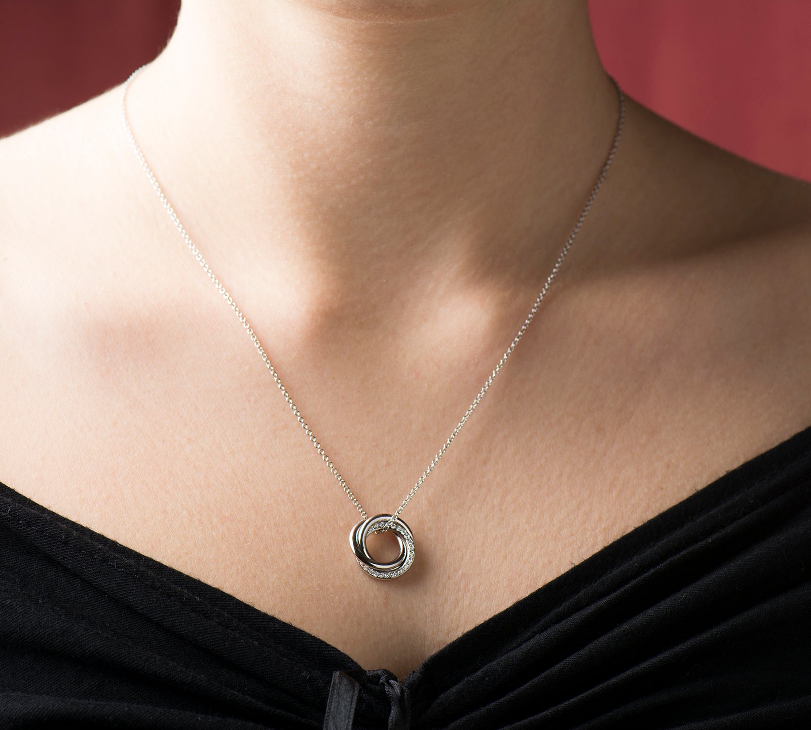 Interlocking Circles Necklace