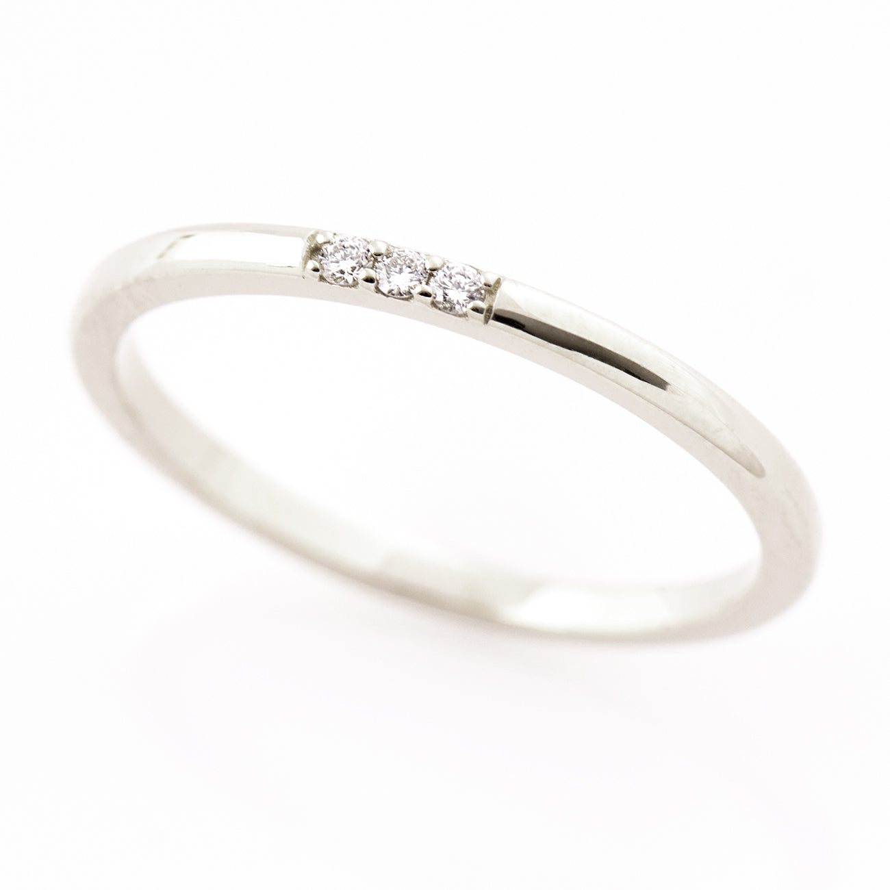 1.5 mm 3 Diamonds Ring