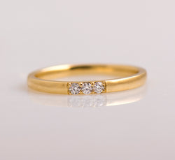 2 mm 3 Diamond Ring
