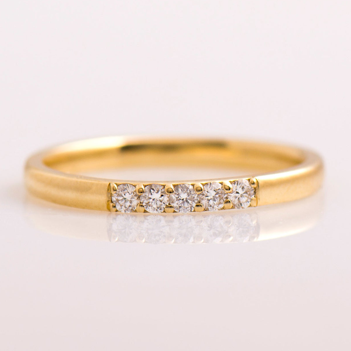 2 mm 5 Diamonds Ring