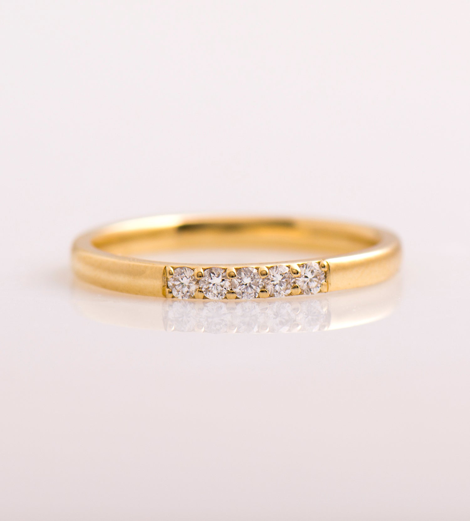 2 mm 5 Diamonds Ring