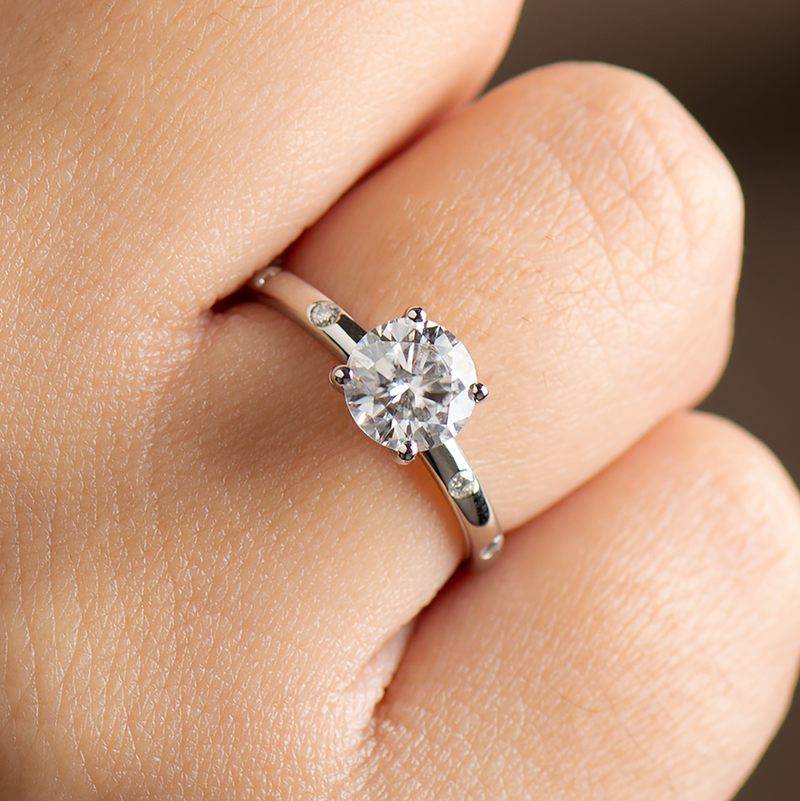 Difference between a $500 ring and a $10,000 Tiffany ring :  r/EngagementRings