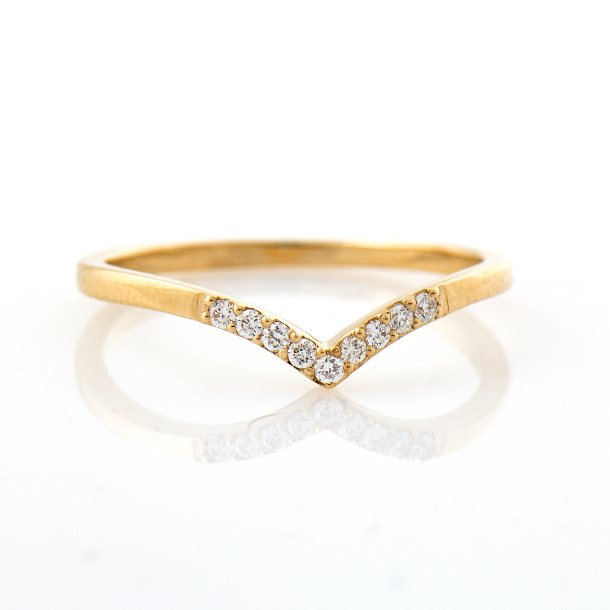 V Shape 9 Diamonds Ring