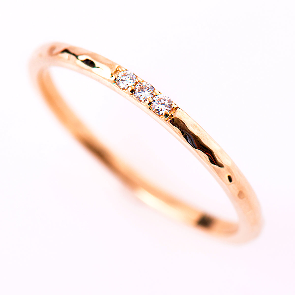 1.5 mm Hammered 3 Diamonds Ring