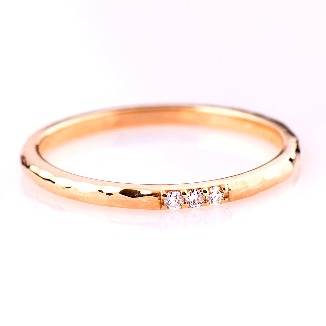 1.5 mm Hammered 3 Diamonds Ring