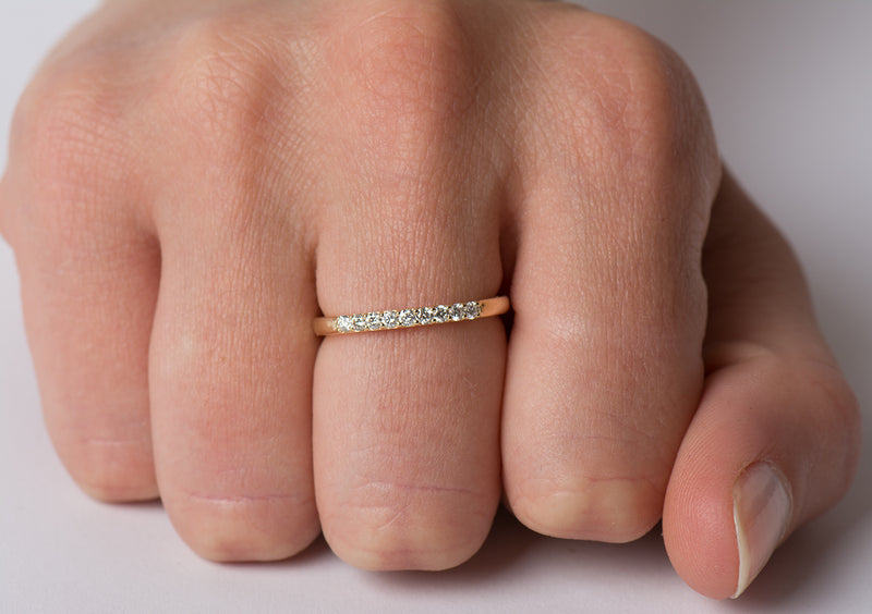 2 mm 9 Diamonds Ring