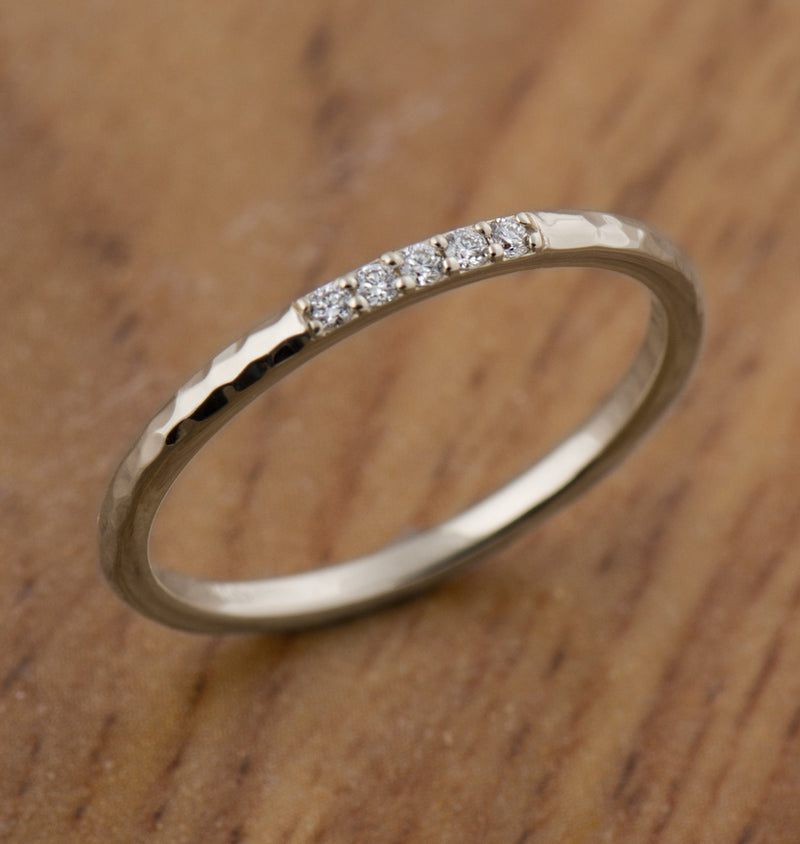 1.5 mm Hammered 5 Diamonds Ring