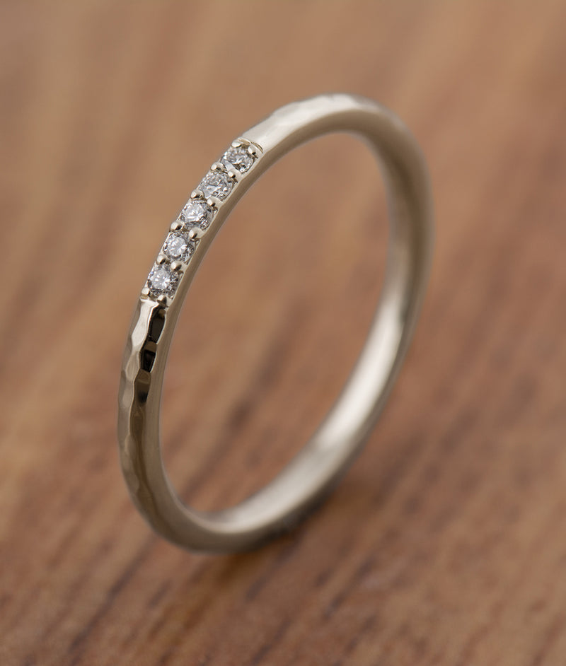 1.5 mm Hammered 5 Diamonds Ring