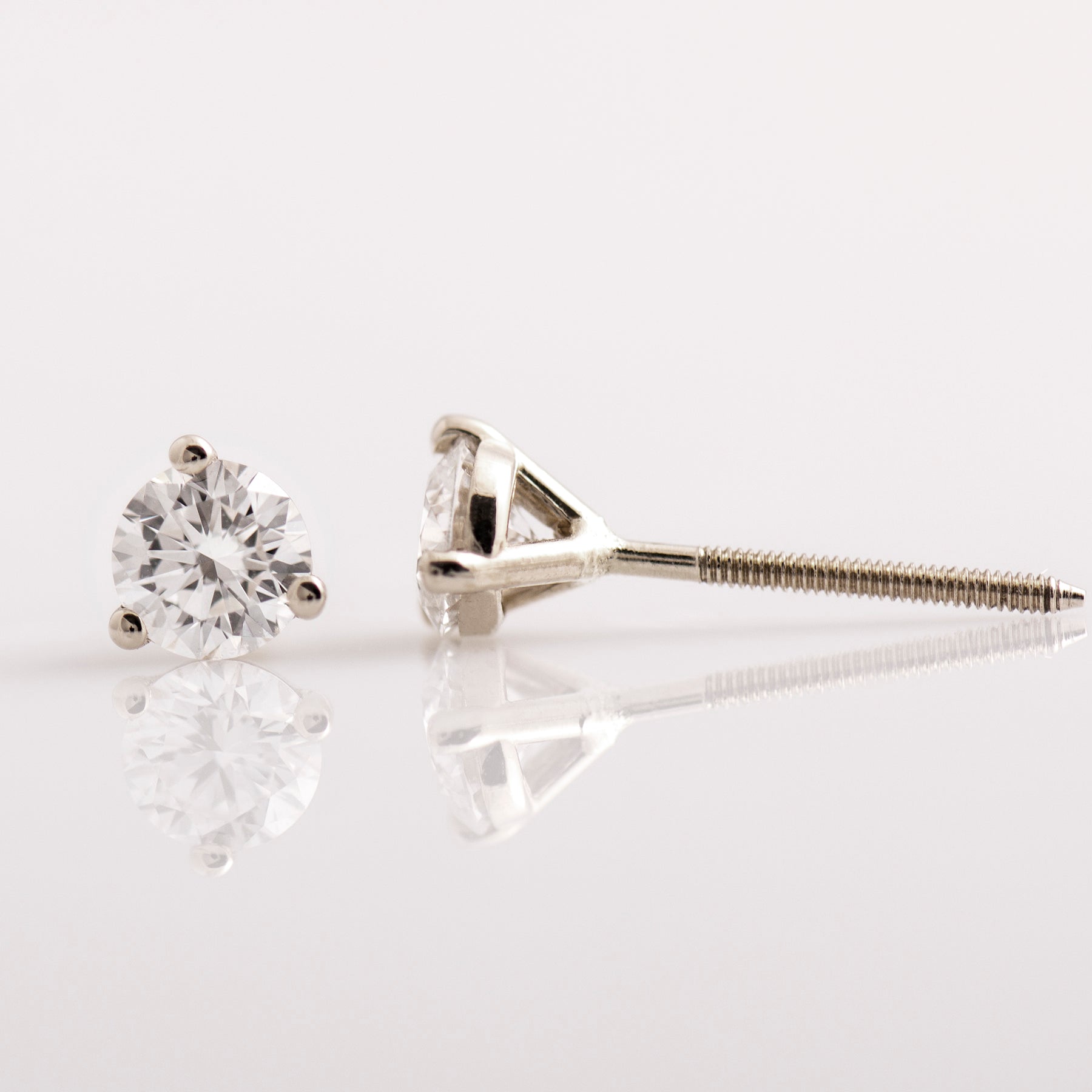 Round Studs With Prongs