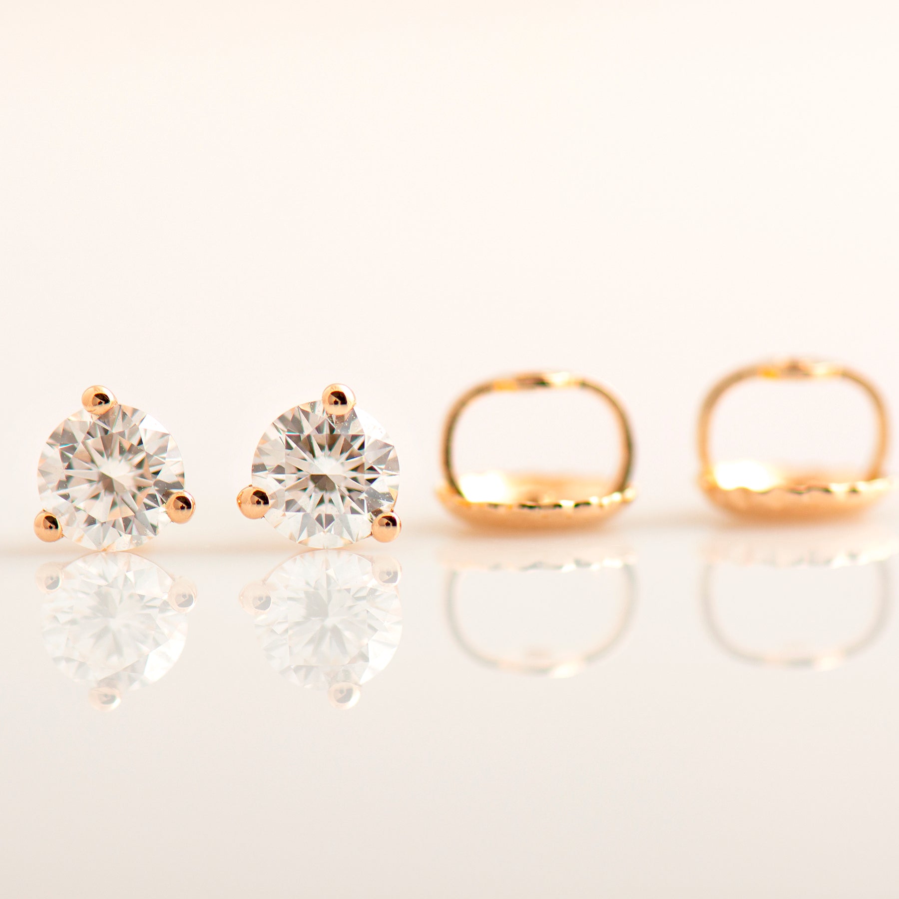 Round Studs With Prongs