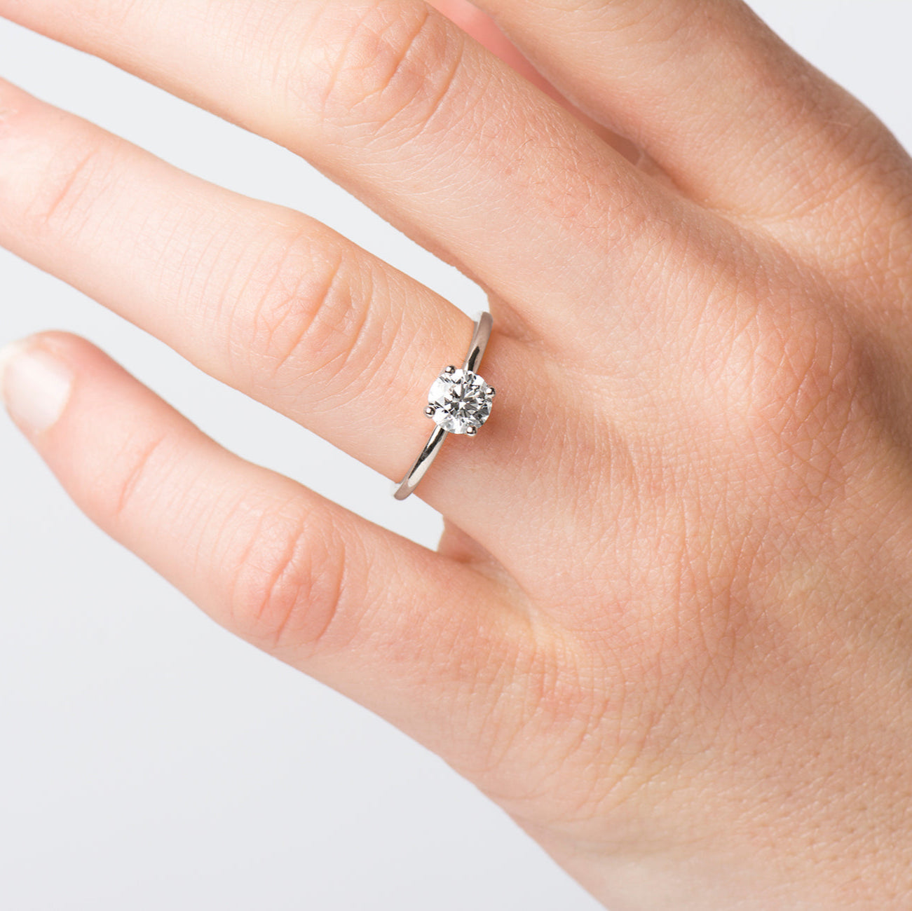 The Skinny Band Solitaire - Round Brilliant