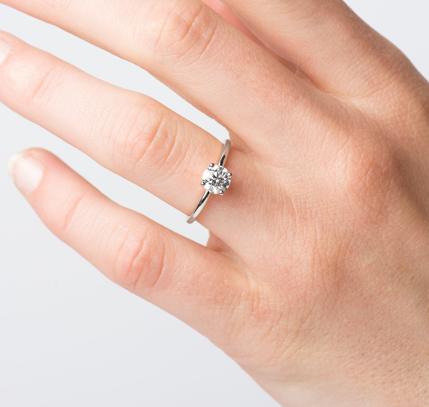 The Skinny Band Solitaire - Round Brilliant