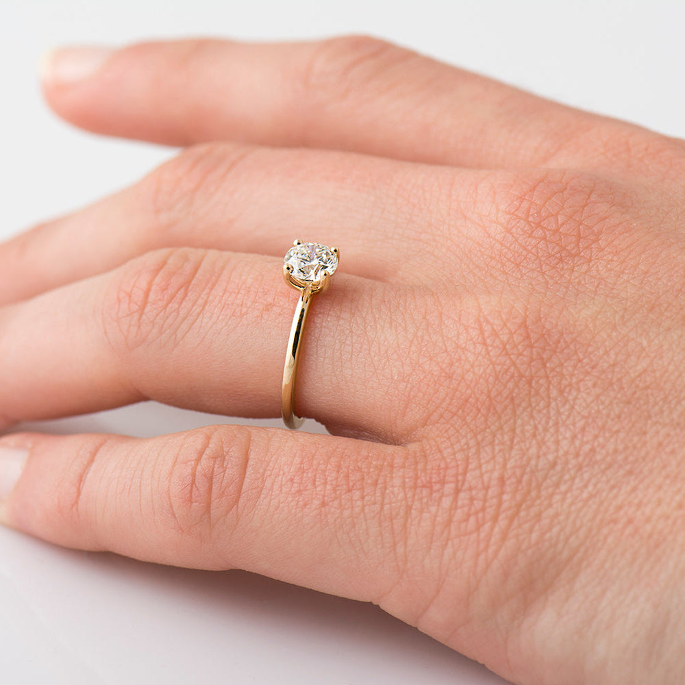 The Skinny Band Solitaire - Round Brilliant