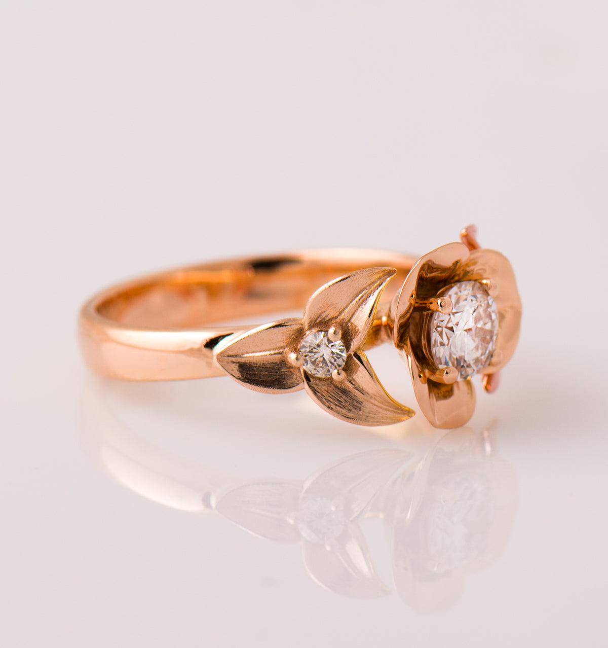 Flower & Leaves Diamond Ring