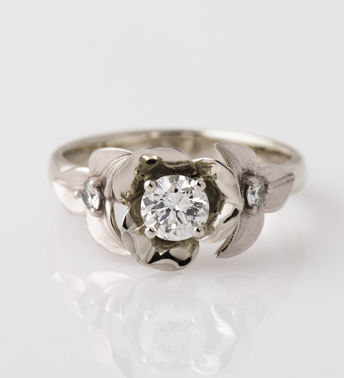 Flower & Leaves Diamond Ring