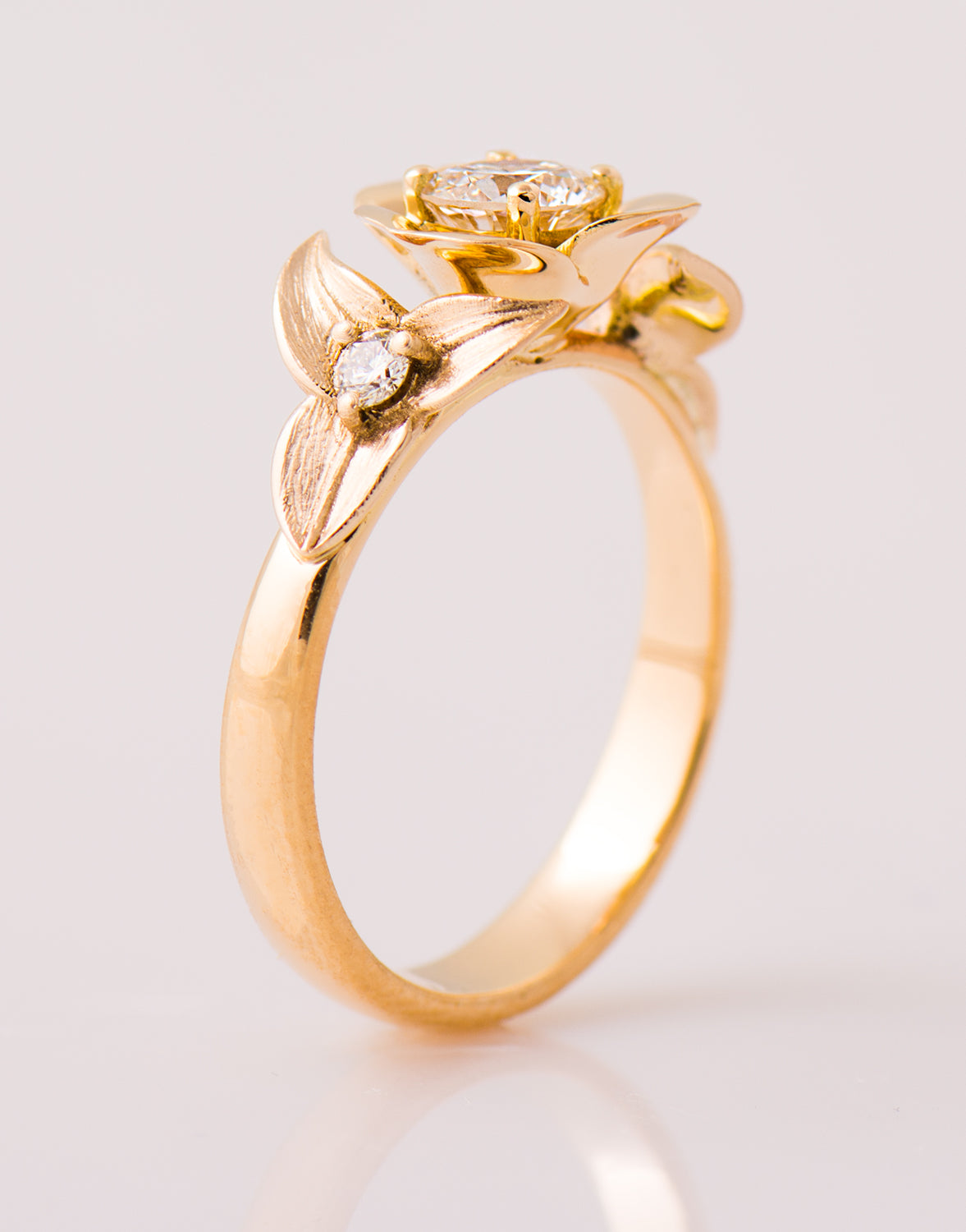 Flower & Leaves Diamond Ring