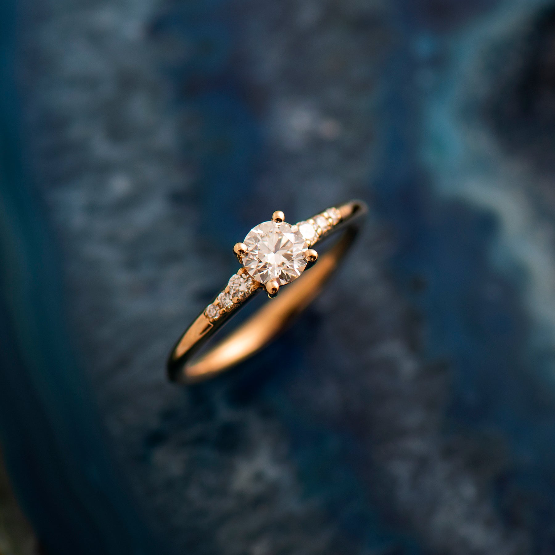 Skinny Signature Tapered Ring Round