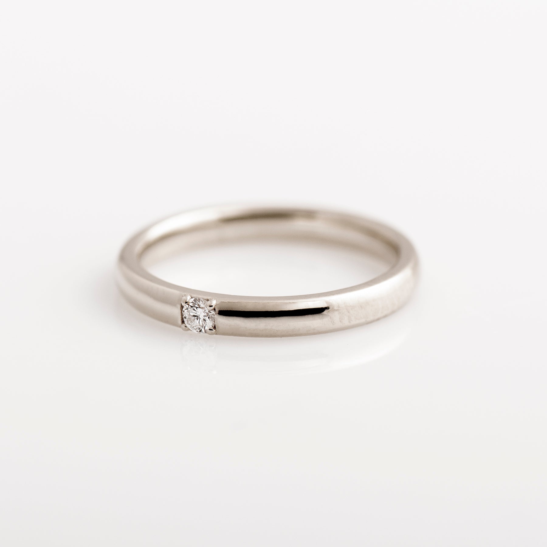 2.5 mm Single Diamond Ring