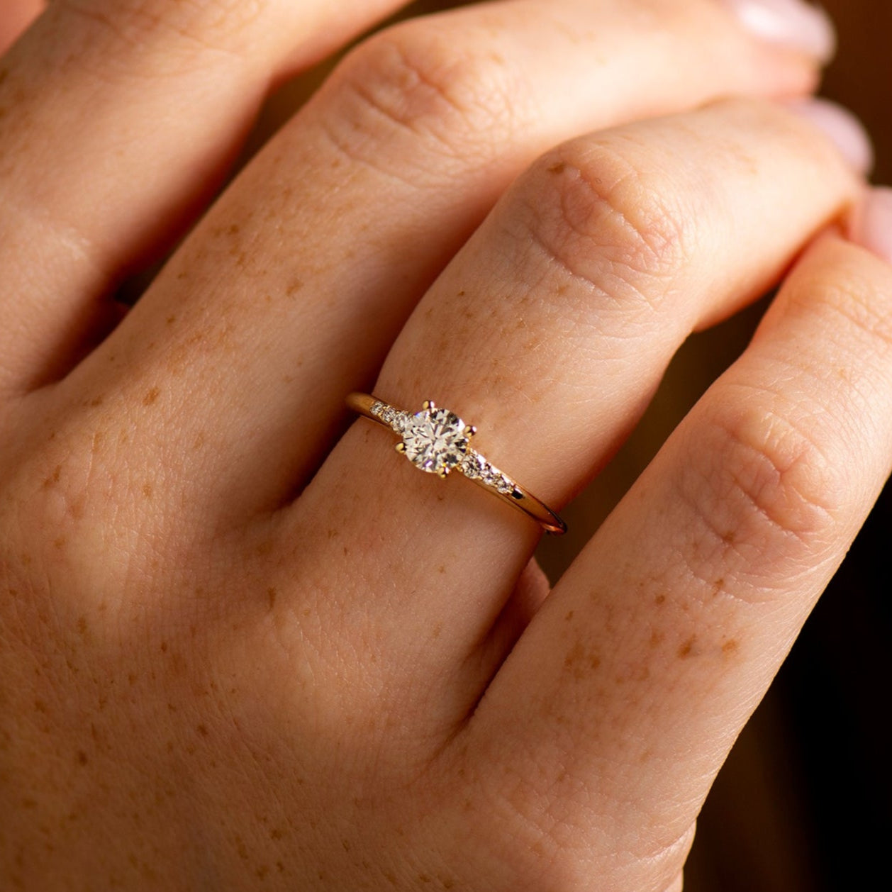 Skinny Signature Tapered Ring Round