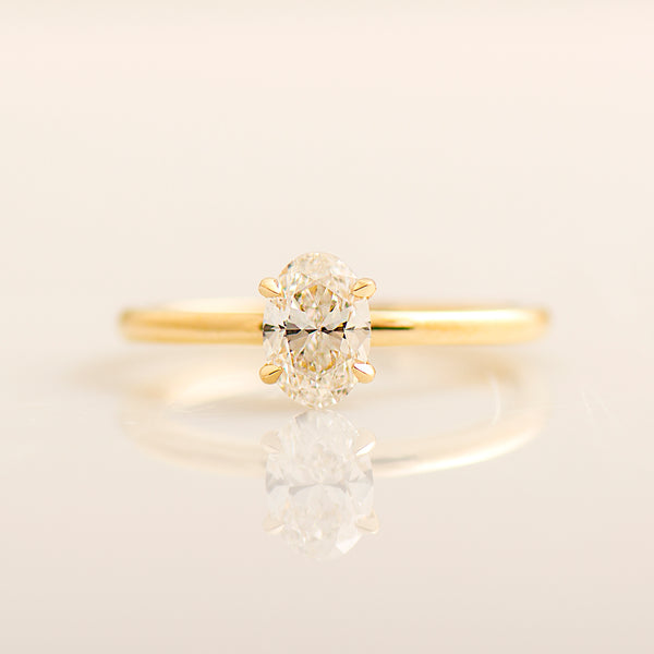 The Skinny band Oval Solitaire