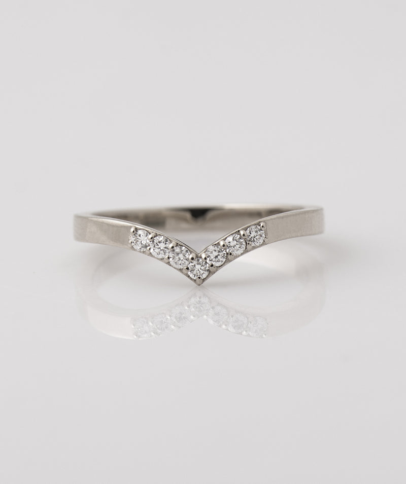 Medium Wide V Shape 7 Diamonds Ring
