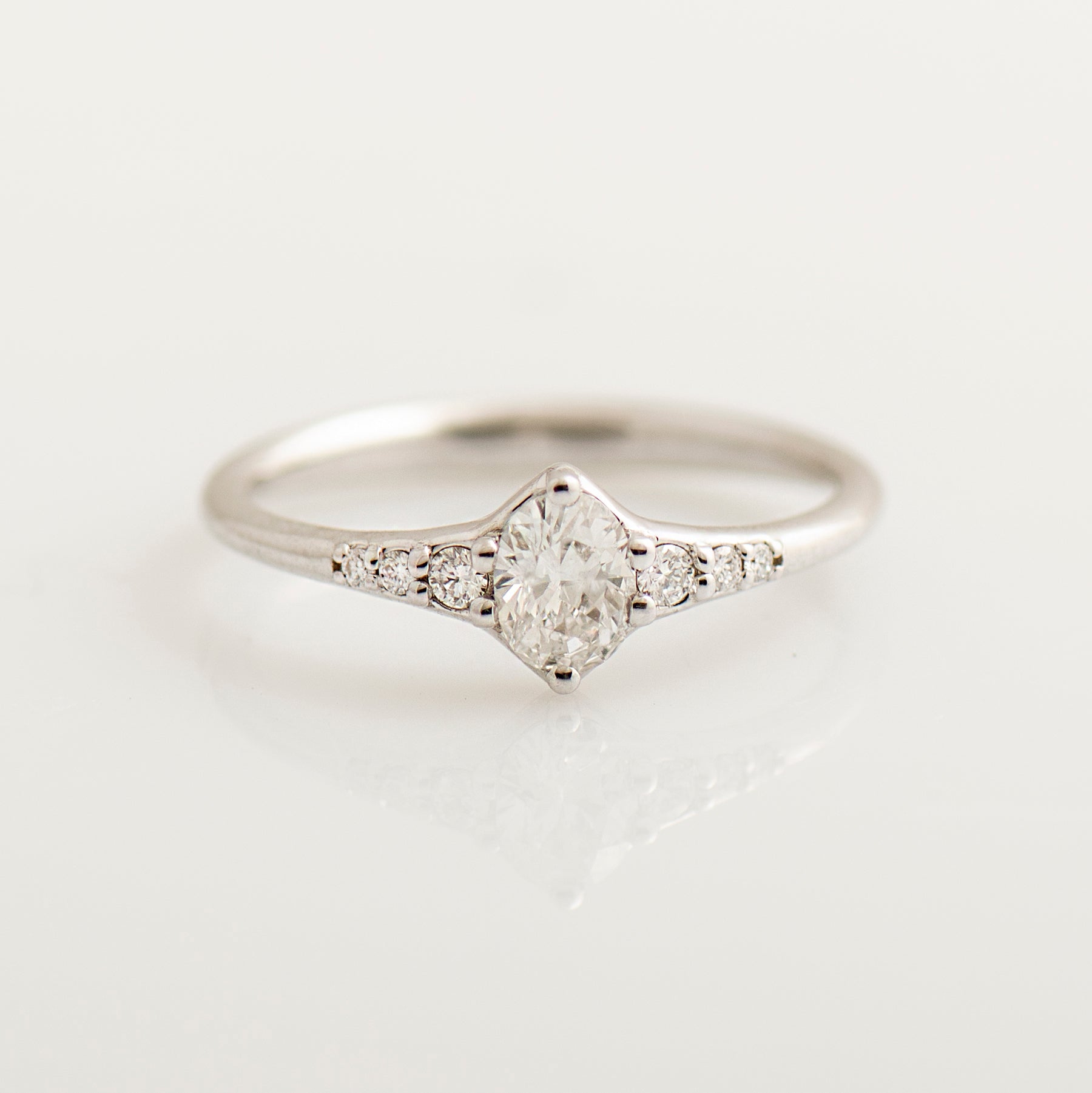 Tapered Oval Ring