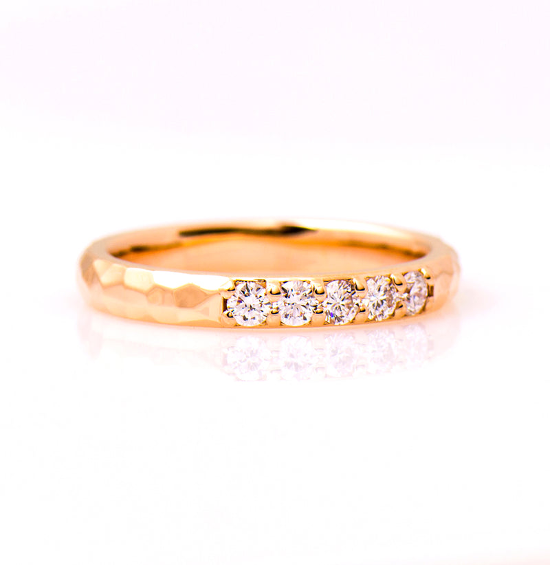 3 mm Hammered 5 Diamonds Ring