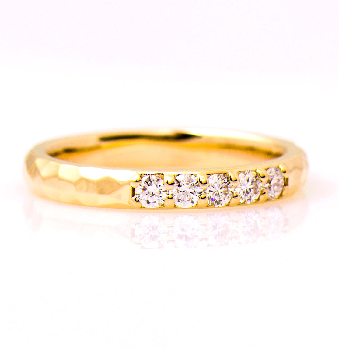3 mm Hammered 5 Diamonds Ring