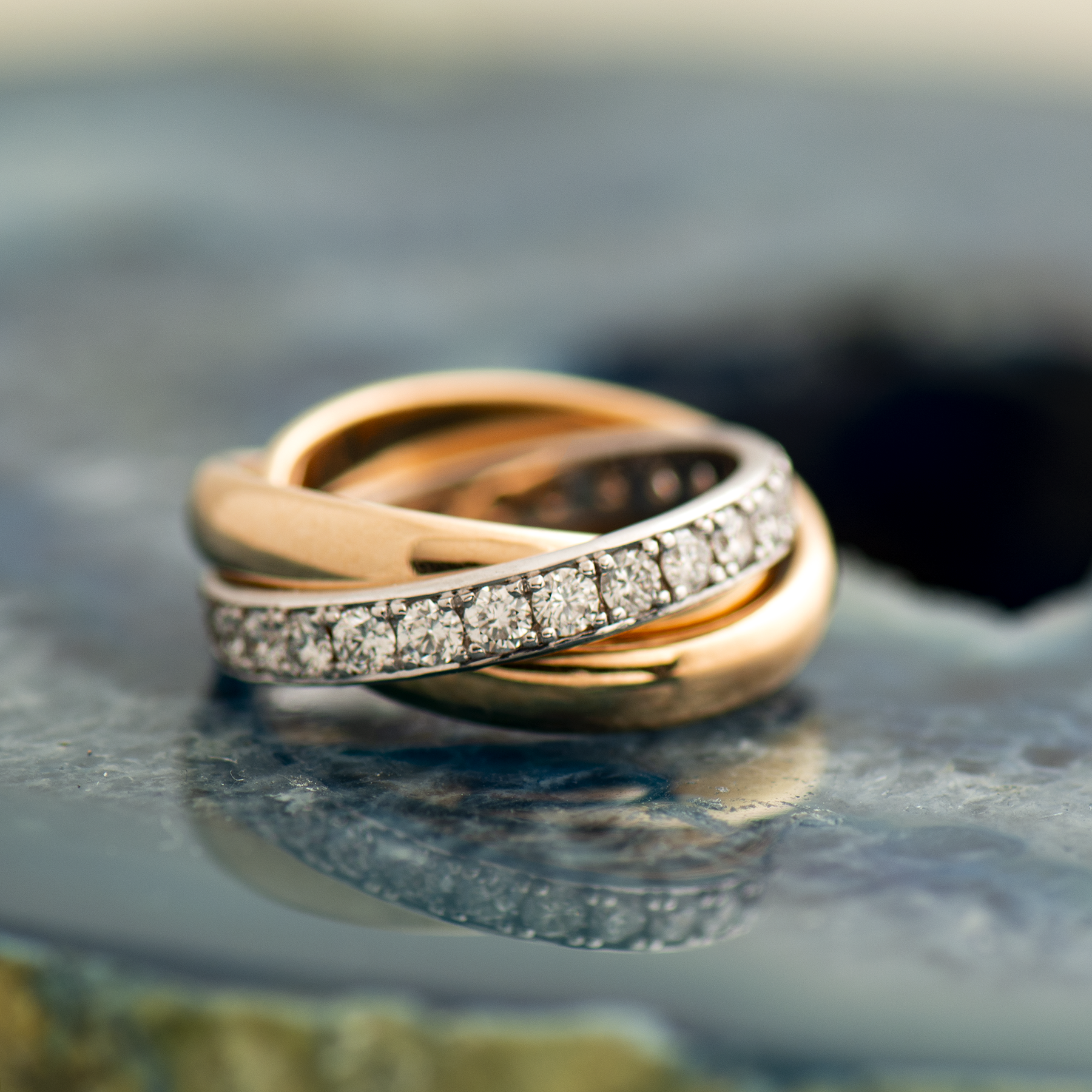 Slide Show Image Interlocking Rings Interlocked wedding rings 60 photos - Astyledwedding.com
