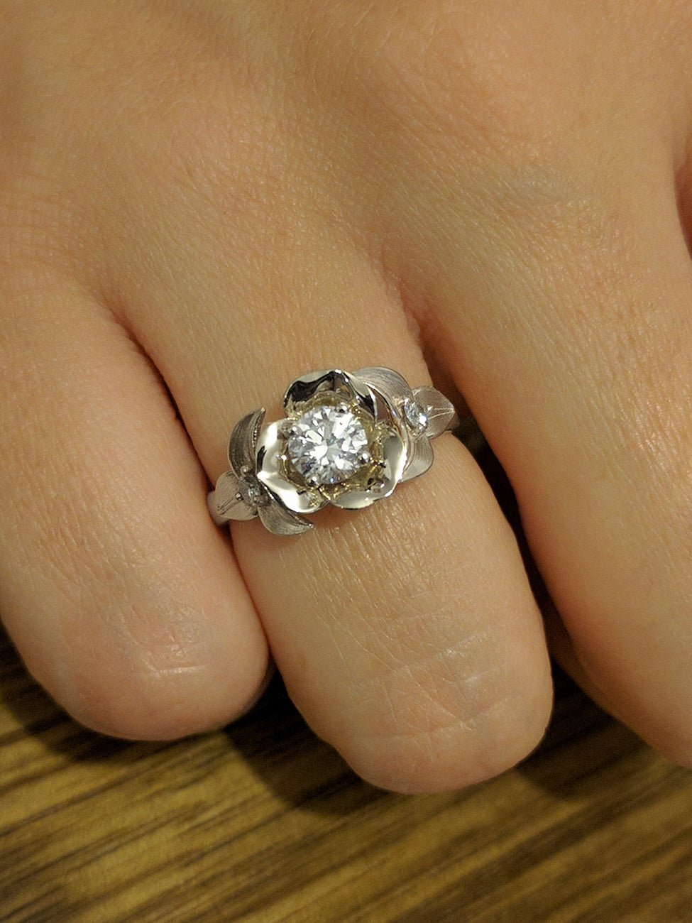 Flower & Leaves Diamond Ring